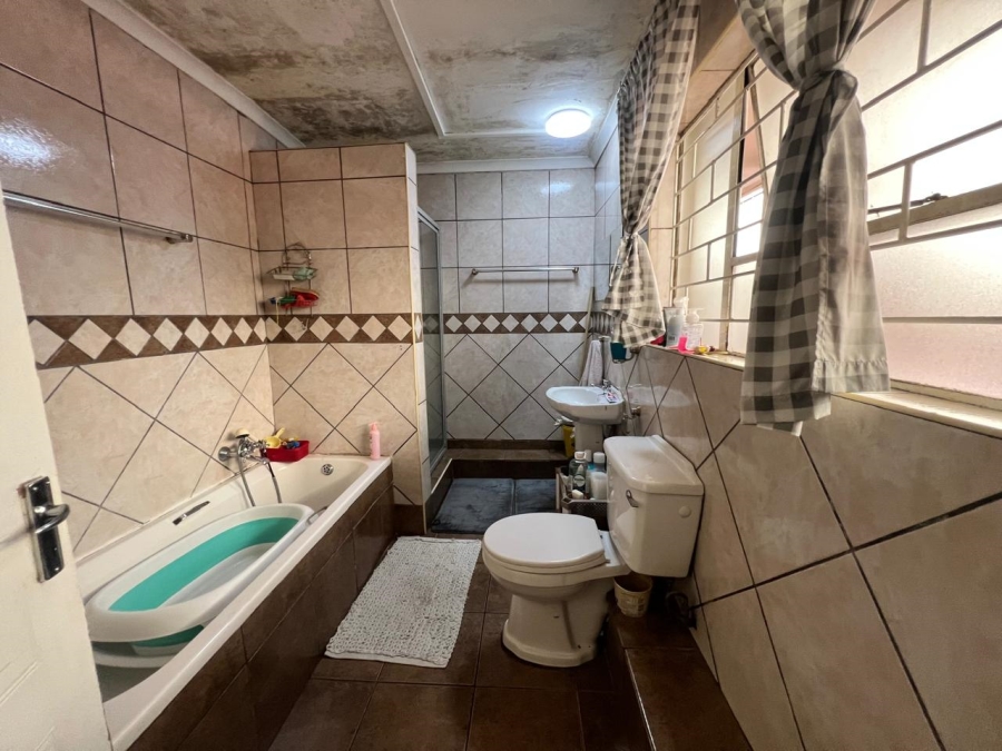2 Bedroom Property for Sale in Vaalpark Free State
